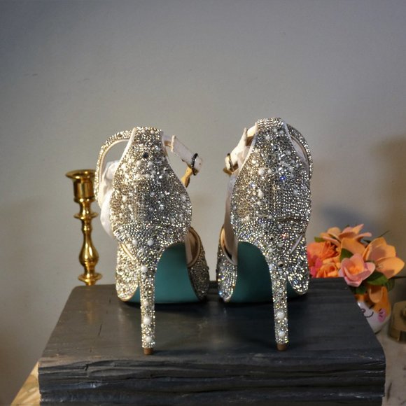 Like New EUC! Sexy and Elegant - Betsey Johnson SCOTI Heeled Sandal 8.5 $130 - Picture 3 of 14